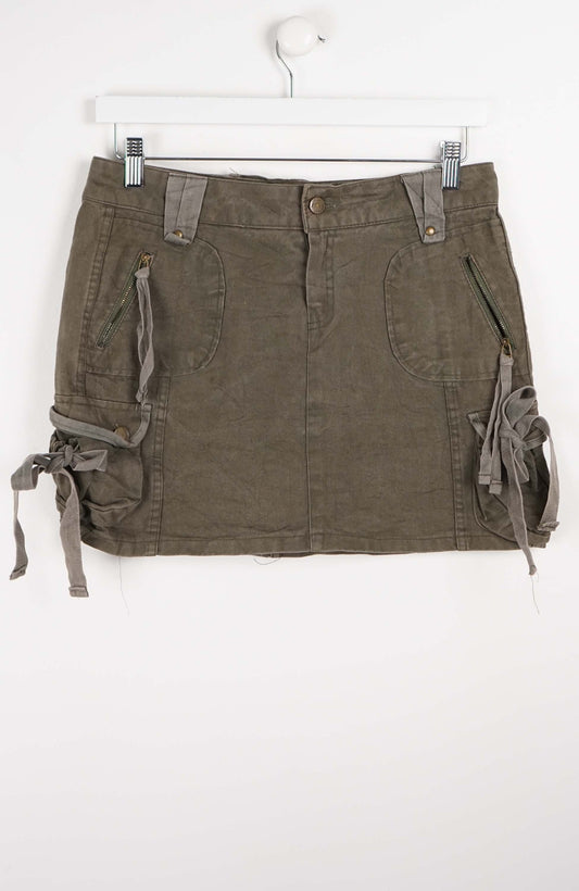 VINTAGE Y2K SKIRT (SIZE 13)