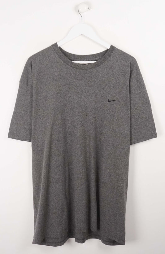 VINTAGE NIKE T-SHIRT (XXL)