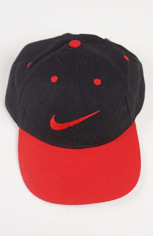 VINTAGE NIKE HAT