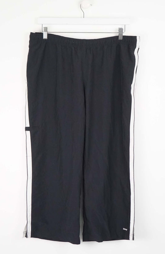 VINTAGE REEBOK 3/4 TRACK PANTS (XL)