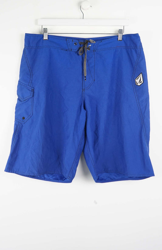 VINTAGE VOLCOM BOARD SHORTS W38